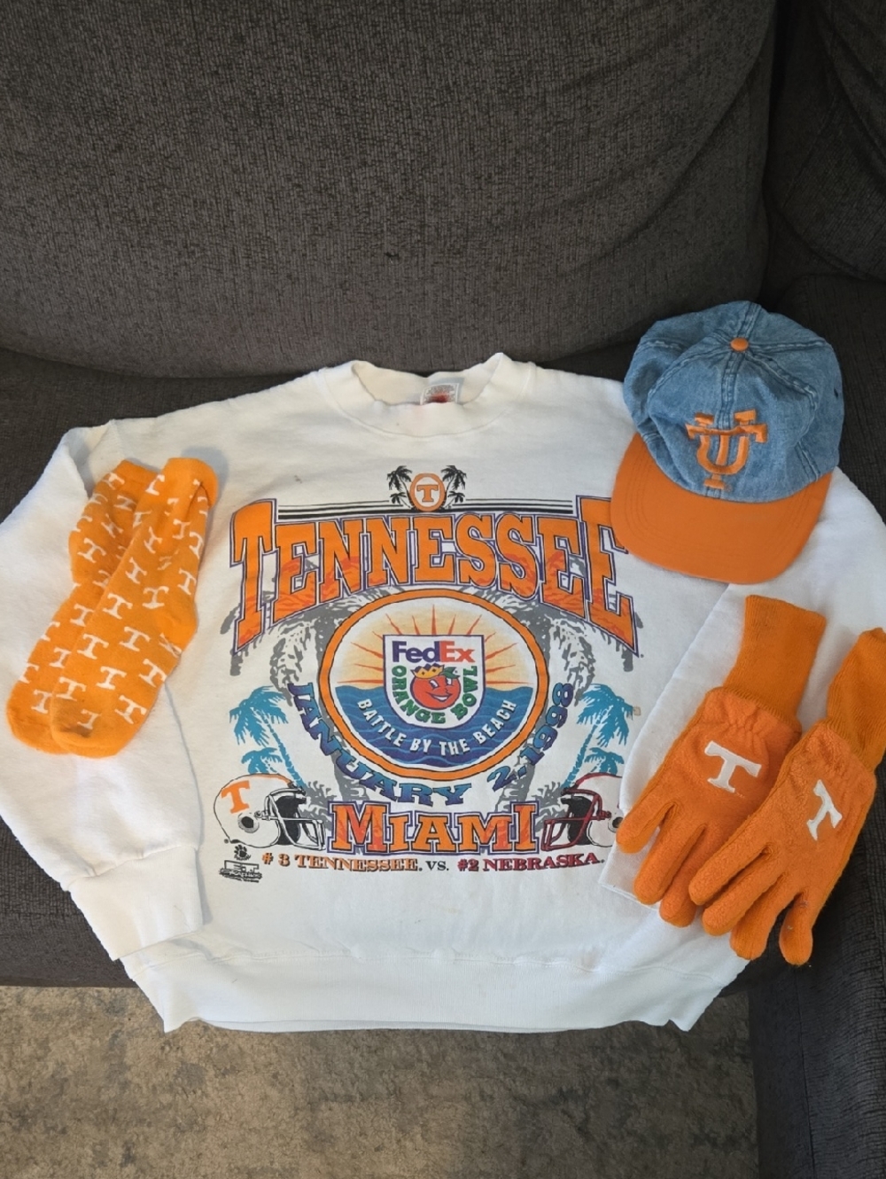 Tennessee Vintage Graphic Sweatshirt 1998 Orange Bowl, Plus Hat, Gloves, Socks